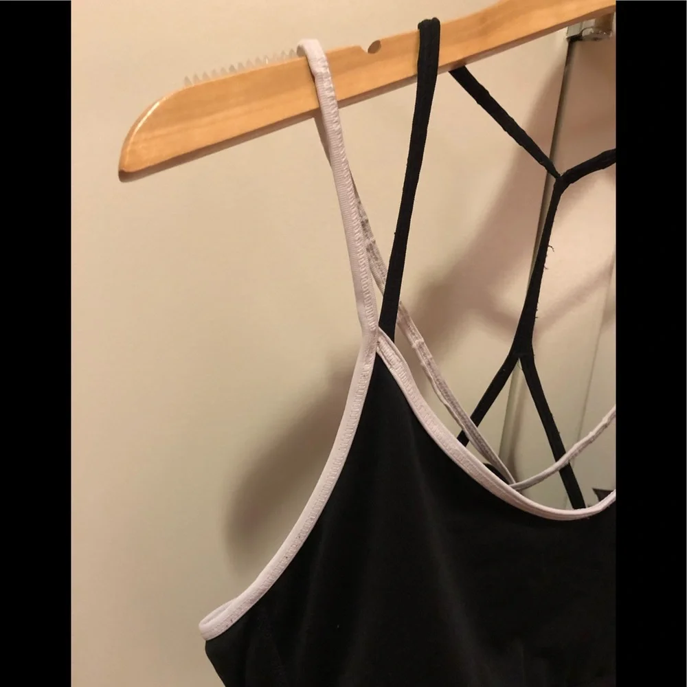 ⛔️SOLD⛔️ Adidas 🖤 Strappy Back Sports Bra - Picture 4 of 14